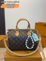 ルイヴィトン ハイブランド ナノスピーディ モノグラム ビーズチャーム装飾 コンパクトバッグ ブラウン 注目商品