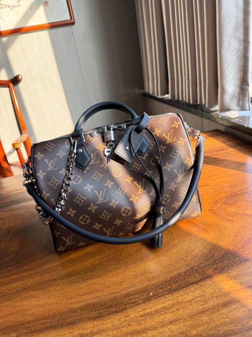 ルイヴィトン ハイブランド ナノスピーディ モノグラム ブラックレザー 2WAYハンドバッグ ブラウン 高品質レプリカ