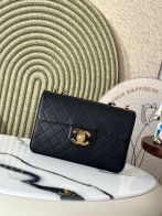 シャネル スーパーコピー クラシックフラップ ラムスキン キルティング チェーンショルダーバッグ ブラック レディース 人気モデル
