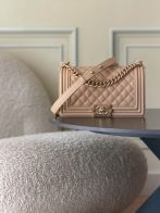 シャネル スーパーコピー ボーイシャネル チェーンショルダーバッグ ベージュ レザー ミニバッグ 売れ筋