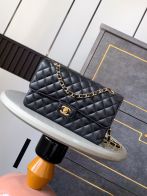 シャネル スーパーコピー ナノスピーディ クラシックフラップ キルティング チェーンバッグ ブラック 人気モデル