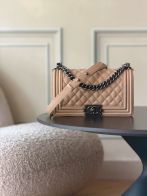 シャネル 並行輸入品 ボーイシャネル チェーンショルダーバッグ ベージュ レザー コンパクトバッグ 売れ筋