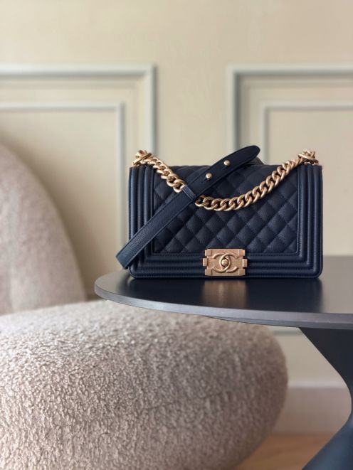 シャネル スーパーコピー ボーイシャネル チェーンショルダーバッグ ネイビー レザー ミニバッグ 定番