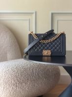 シャネル スーパーコピー ボーイシャネル チェーンショルダーバッグ ブラック レザー コンパクトバッグ 人気モデル