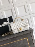 シャネル n級品 クラシックフラップ 2WAYミニバッグ ホワイト キルティング 通販 AS5701