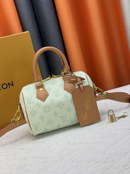 ルイヴィトン n級品 アルマ ミニボストンバッグ ミントグリーン モノグラムキャンバス ヌメ革切替 高品質レプリカ