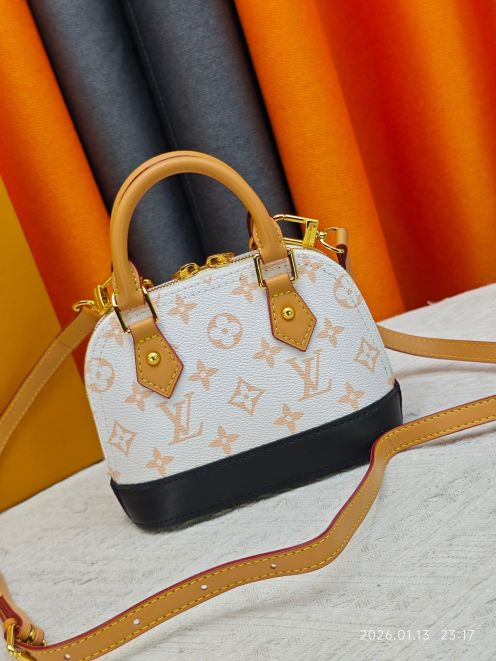 ルイヴィトン ハイブランド アルマ コンパクトバッグ ホワイト ブラックバイカラー モノグラム 切替 定番 M46895 M82717 M46895