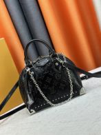 ルイヴィトン ハイブランド アルマ ミニバッグ ブラック モノグラムエンボス チェーン装飾 高品質レプリカ