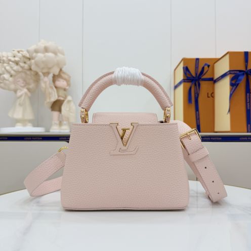 ルイヴィトン スーパーコピー カプシーヌ ミニバッグ ハンドバッグ ピンク レザー 上品デザイン 人気モデル M25090