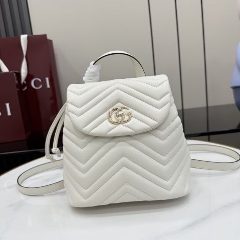 グッチ スーパーコピー GGマーモント バックパック キルティングレザー ホワイト系 コンパクトバッグ 注目商品 855921