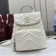 グッチ n級品 GGマーモント バックパック キルティングレザー ホワイト系 コンパクトバッグ おすすめ 861878