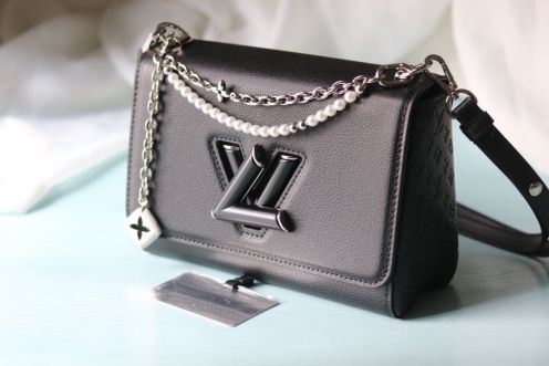 ルイヴィトン スーパーコピー 届く ツイスト ミニバッグ ブラック パールチェーンショルダーバッグ レディース 新作 M50512 M14341 M14342