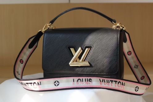 ルイヴィトン スーパーコピー ツイスト ショルダーバッグ ブラック ロゴストラップ ゴールド金具 レディース 人気モデル M50357 M57505 M57506 M57507 M50280 M50282