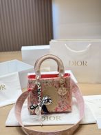 ディオール スーパーコピー レディ ディオール ミニバッグ ピンク ツイード 刺繍デザイン 2WAY仕様 人気モデル
