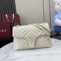 グッチ スーパーコピー GGマーモント チェーンバッグ ホワイト レディース おすすめ 850676