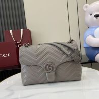グッチ コピー GGマーモント チェーンバッグ グレージュ レディース 注目商品 850676