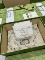 グッチ スーパーコピー GGマーモント ミニショルダーバッグ ホワイト レディース 通販 739599