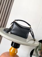 ロエベ コピー パズルバッグ コンパクトバッグ ブラック レディース 高品質レプリカ