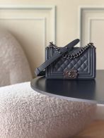 シャネル n級品 ボーイシャネル チェーンミニバッグ ダークグレー おすすめ 67085