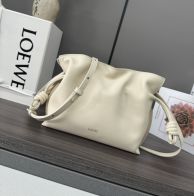 ロエベ スーパーコピー 届く フラメンコ ショルダーバッグ アイボリー レディース 高品質レプリカ