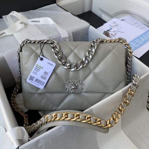 シャネル スーパーコピー 届く シャネル19 チェーンショルダーバッグ グレージュ 人気モデル