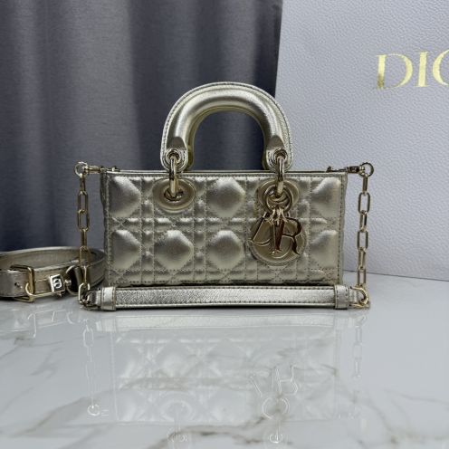 ディオール n級品 レディディオール チェーンミニバッグ ゴールド レディース 人気モデル M0636