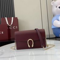 グッチ スーパーコピー ディオニュソス コンパクトバッグ ワインレッド 人気モデル 上品チェーン仕様