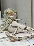 ディオール スーパーコピー サドル ショルダーバッグ レザー アイボリー レディース 人気モデル
