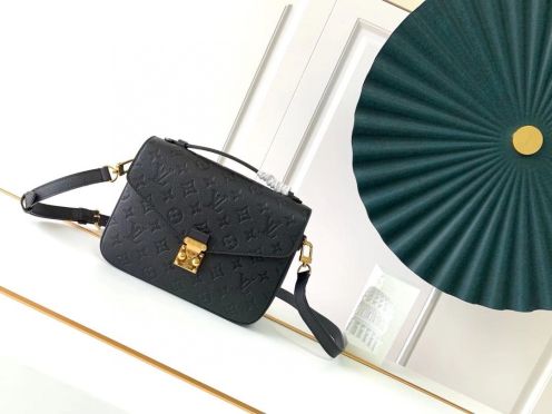 ルイヴィトン スーパーコピー 届く ポシェット・メティス 2WAYハンドバッグ ブラック ゴールド金具 エンボスレザー 上品仕上げ M41487 M40780