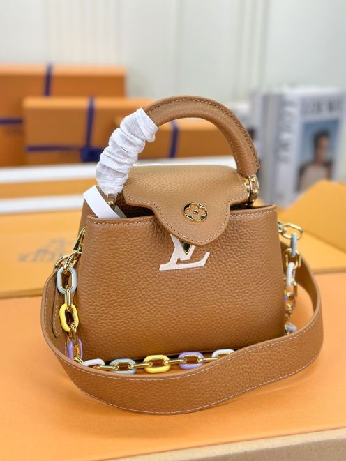 ルイヴィトン スーパーコピー カプシーヌ ミニバッグ ブラウン チェーン付き上品デザイン M21798
