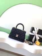 シャネル スーパーコピー ココハンドル ミニバッグ ブラックデニム キルティング コンパクトバッグ 上品デザイン AS2215