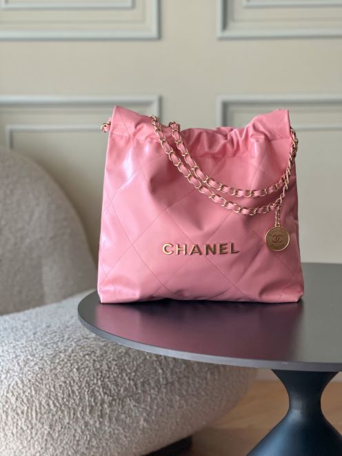 シャネル n級品 シャネル22 チェーンショルダーバッグ コンパクトバッグ ピンク キルティング