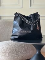 シャネル スーパーコピー シャネル22 ミニバッグ ブラック キルティングチェーン