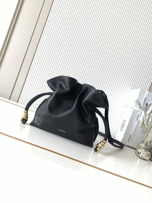 ロエベ ハイブランド フラメンコ ミニバッグ ブラック 巾着デザイン ゴールド金具 コンパクトバッグ 9180