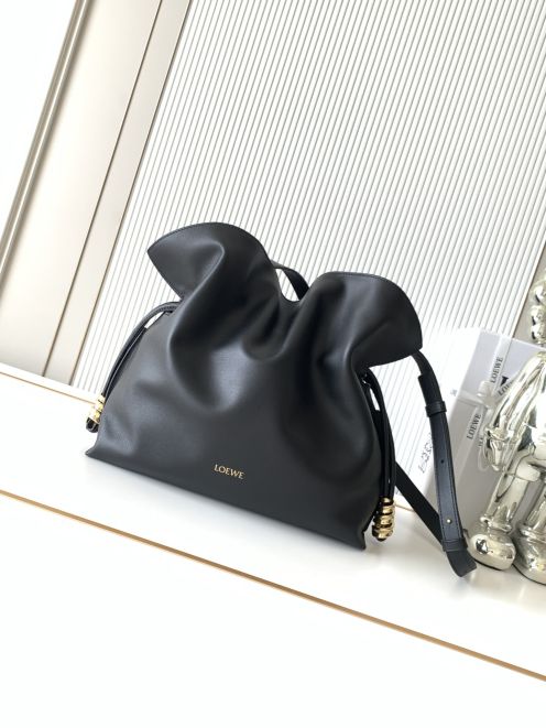 ロエベ スーパーコピー フラメンコ ハンドバッグ ブラック 巾着デザイン ゴールド金具 上質レザー仕様 9179