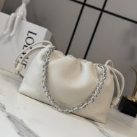 ロエベ 並行輸入品 フラメンコ ハンドバッグ アイボリー 巾着デザイン チェーン付き ミニバッグ 012403