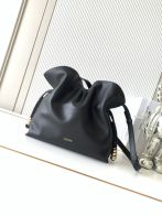 ロエベ スーパーコピー フラメンコ ハンドバッグ ブラック 巾着デザイン ゴールド金具 上質レザー仕様 9179