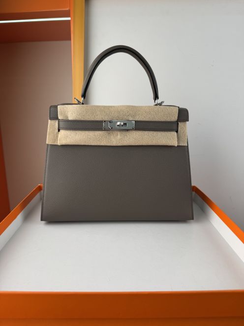エルメス スーパーコピー ケリー ハンドバッグ グレー シルバー金具 上質レザー仕上げ