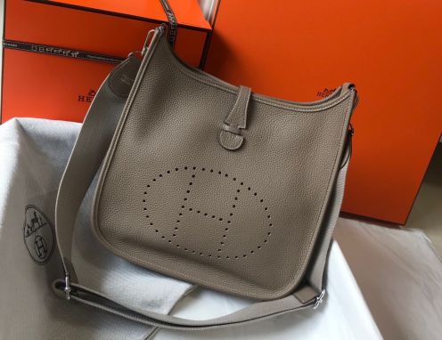 エルメス スーパーコピー エヴリン ショルダーバッグ グレージュ パンチングロゴ 上品カラー