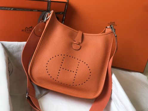 エルメス スーパーコピー エヴリン ショルダーバッグ オレンジ パンチングロゴ 定番デザイン