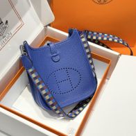 エルメス ハイブランド エヴリン ミニバッグ レザー ブルー系 カラーストラップ 個性派モデル