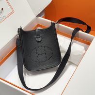 エルメス スーパーコピー エヴリン ミニバッグ レザー ブラック シンプル軽量モデル 定番人気