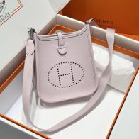 エルメス コピー エヴリン ミニバッグ レザー ピンク系 コンパクト可愛いモデル 春夏人気