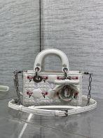 ディオール スーパーコピー レディディオール ミニバッグ 2WAYミニバッグ ホワイト系 刺繍デザイン カナージュ