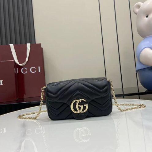 グッチ ハイブランド GGマーモント ミニバッグ ブラック 上品キルティングチェーンデザイン 841290