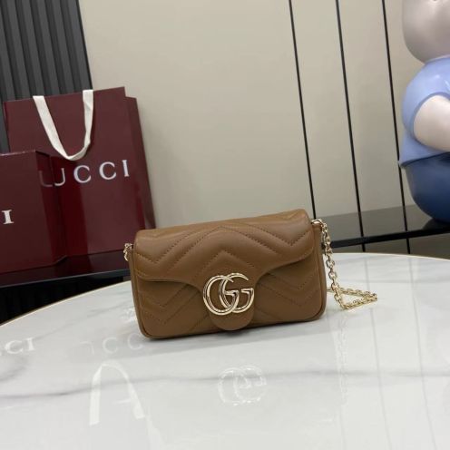 グッチ スーパーコピー 届く GGマーモント ミニバッグ ブラウン 上品キルティングチェーンデザイン 841290