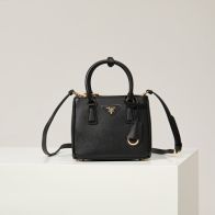 プラダ ハイブランド ガレリア ハンドバッグ ブラック サフィアーノ調レザー 上品仕上げ 1BA906