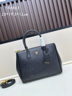 プラダ スーパーコピー ガレリア ハンドバッグ ブラック サフィアーノ調レザー 大容量設計 1BA863