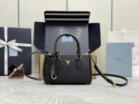 プラダ スーパーコピー ガレリア ミニボストンバッグ ブラック 上品レザー調コンパクト設計 1BA916
