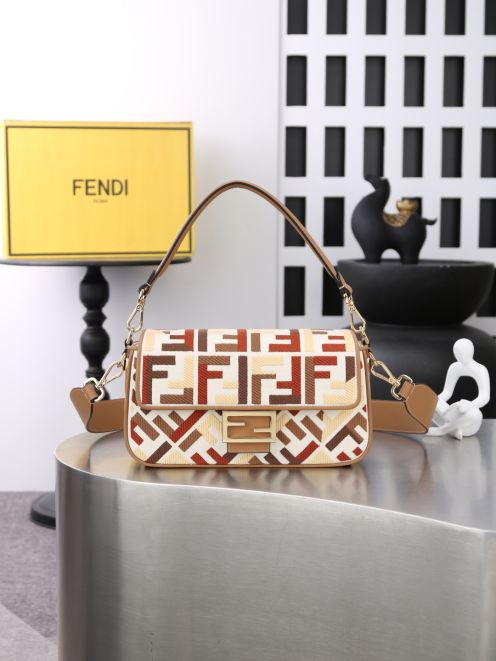 フェンディ スーパーコピー バゲット マルチカラーFF柄 2WAYショルダーバッグ ベージュ ブラウン レッド配色 ゴールド金具 6005